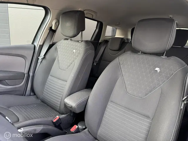 Renault Clio Estate 0.9 TCe Intens 2018 Benzine 8