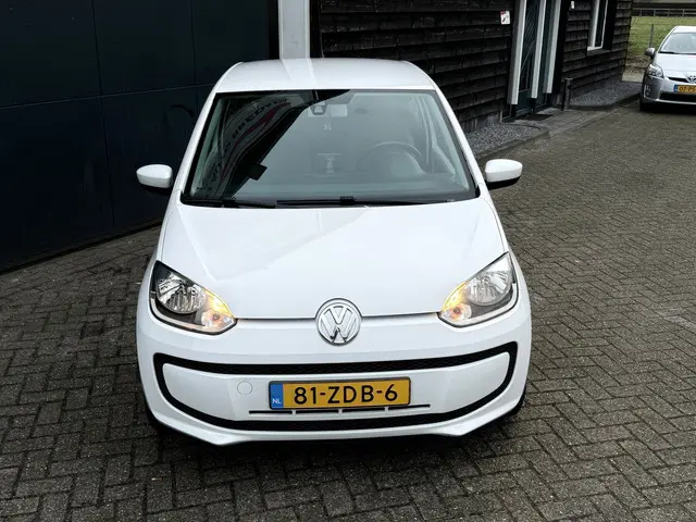 Volkswagen up! 1.0 move up! BlueMotion 2012 Benzine 8