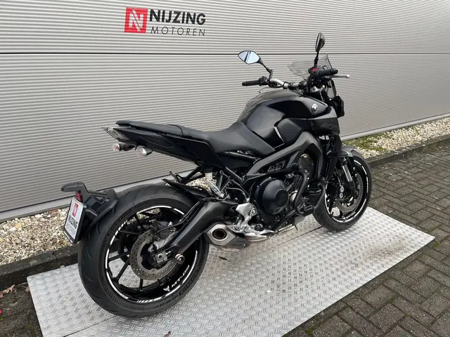 Yamaha MT 09 3