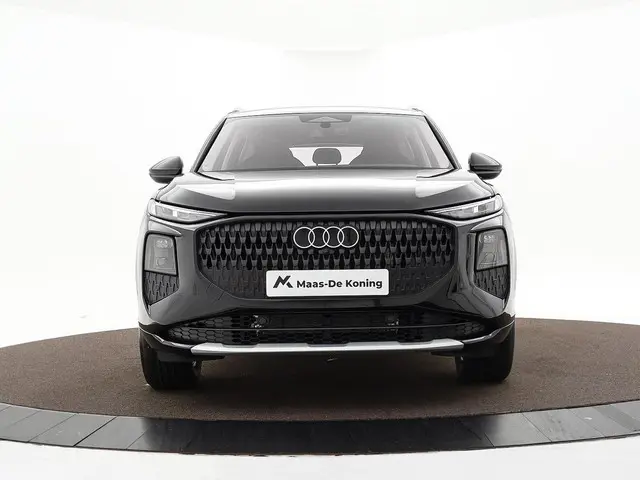 Audi Q3 1.5 200kW e-hybrid Pro line 272 PK 2026 Benzine 20