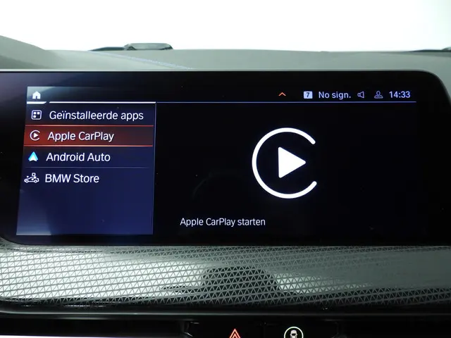 BMW 1 Serie 5-deurs 118i 2020 Benzine 33