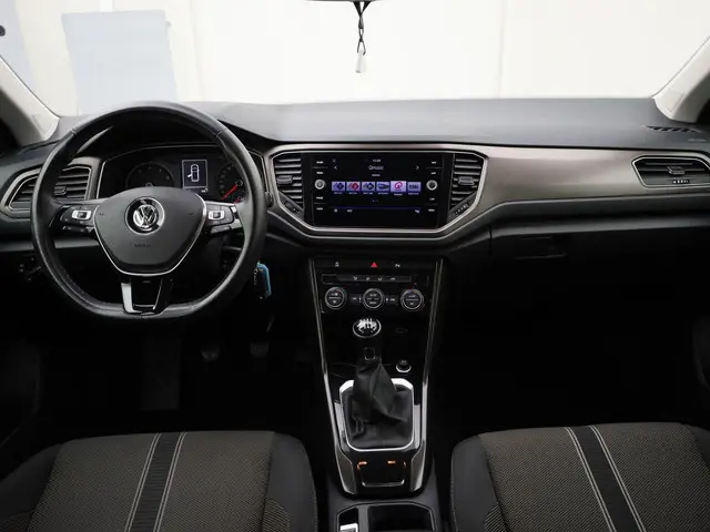 Volkswagen T-Roc 1.0TSI/110PK Style 2018 Benzine 4