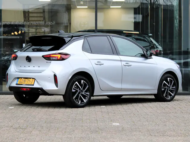 Opel Corsa 1.2 Turbo Hybrid GS 2024 Hybride Benzine 6