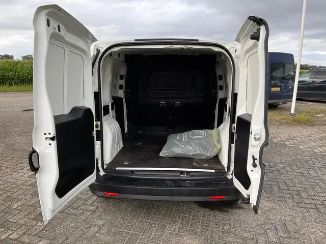 Fiat Doblò Cargo 1.3 MJ L1H1 Actual 2015 Diesel 10