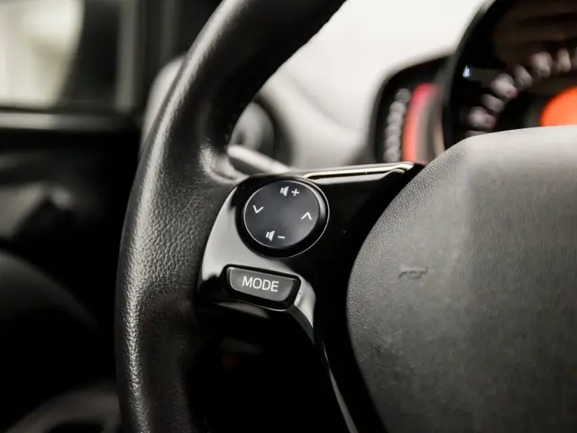 Peugeot 108 1.0 e-VTi Allure 2020 Benzine 19