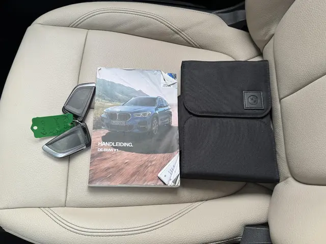 BMW X1 sDrive20i VDL NEDCAR EDITION 2019 Benzine 27