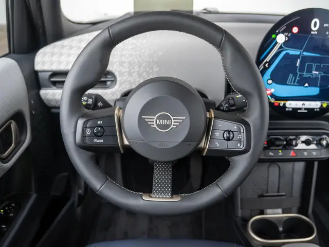 MINI 5-Deurs Cooper C 2024 Benzine 7
