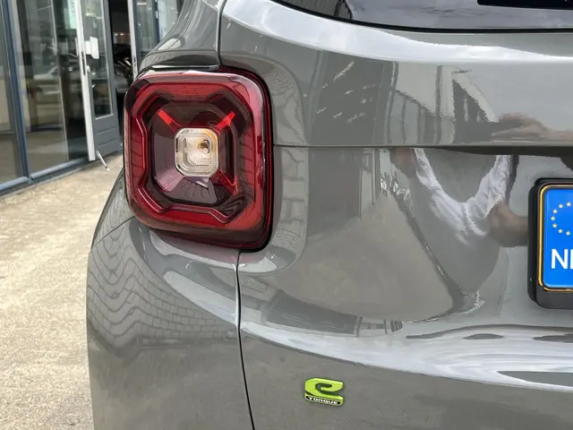 Jeep Renegade 1.5T e-Hybrid S 2023 Hybride Benzine 59