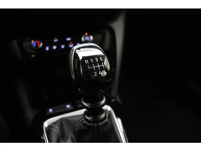 Opel Corsa 1.2 Turbo 100pk Edition 2024 Benzine 20