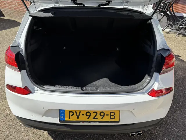 Hyundai i30 1.0 T-GDI First Edition 2018 Benzine 18