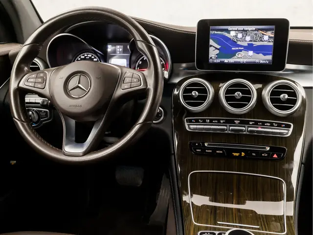 Mercedes-Benz GLC 250 4MATIC AMG Edition 1 2016 Benzine 7
