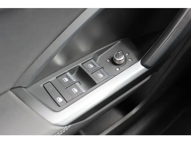 Audi Q3 35 TFSI S edition 2021 Benzine 39