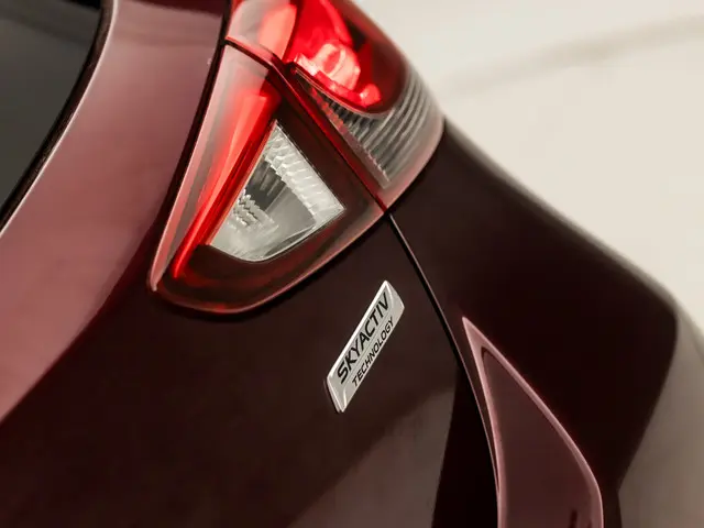 Mazda 2 1.5 Skyactiv-G GT-Luxury 2017 Benzine 29