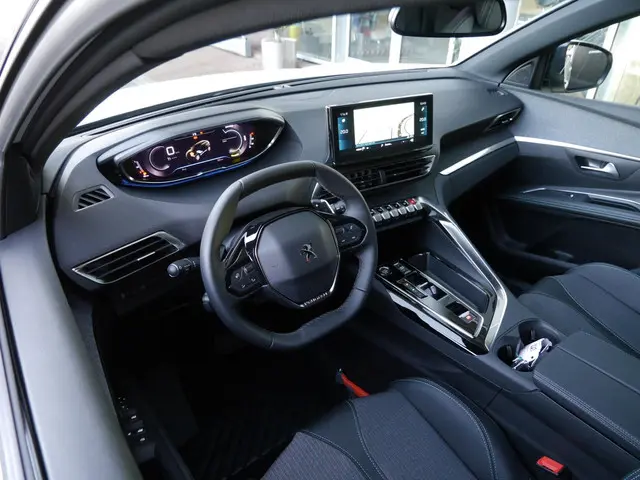 Peugeot 5008 1.2 Hybrid Allure Pack Business 2023 Benzine 8