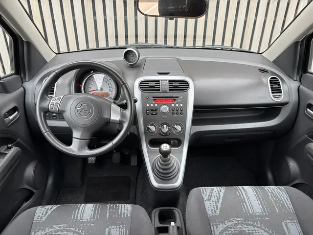 Opel Agila 1.0 Edition Dealer onderhouden! 2012 Benzine 6