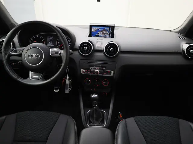 Audi A1 Sportback 1.0 TFSI/95PK Advance Sport 2019 Benzine 4