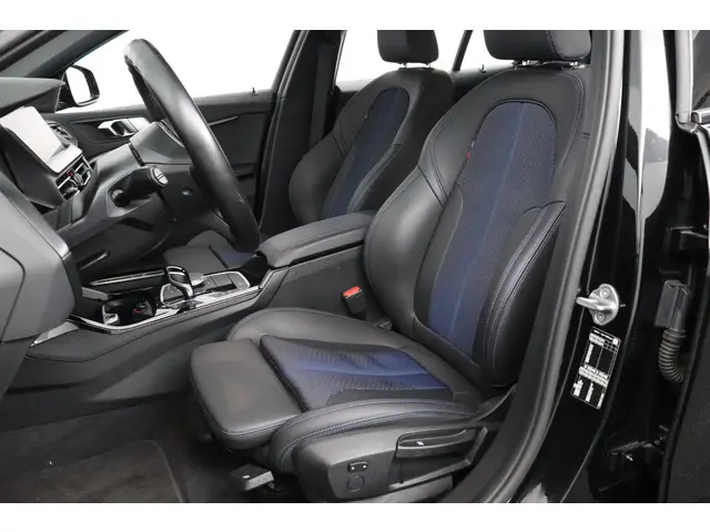 BMW 1 Serie 118i Business Edition 2022 Benzine 9