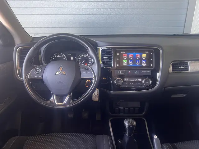 Mitsubishi Outlander 2.0 Business Edition 2018 Benzine 9