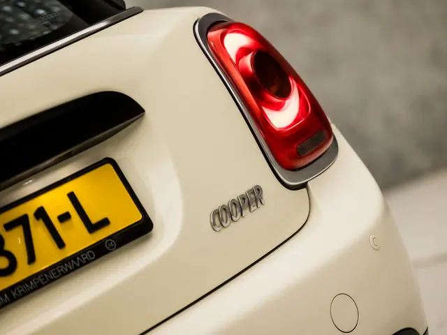 MINI Cooper Mini 1.5 Pepper 2018 Benzine 27