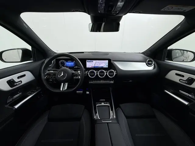 Mercedes-Benz GLA 250 e AMG line 2025 Hybride Benzine 22