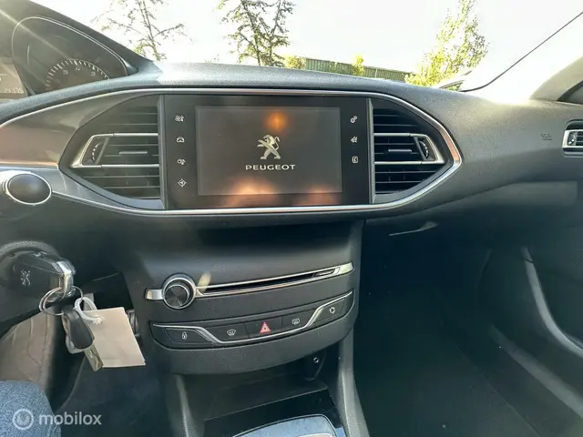 Peugeot 308 SW 1.2 PureTech Style 2015 Benzine 23