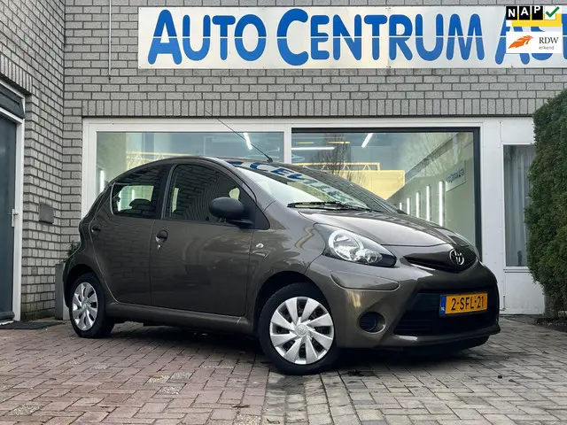Toyota Aygo 1.0 VVT-i Now Cool Edition 2013 Benzine