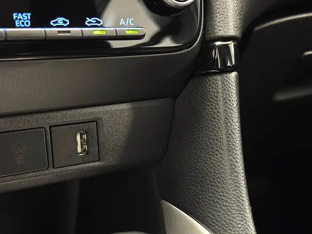 Toyota Yaris 1.5 Hybrid Active 2023 Hybride Benzine 19