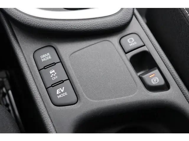 Toyota Yaris 1.5 Hybrid Dynamic 2021 Hybride Benzine 25