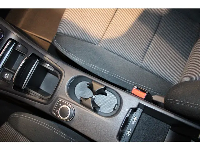 Mercedes-Benz B-Klasse 180 Ambition 2018 Benzine 25