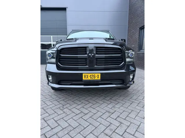 Dodge Ram 1500 5.7 V8 Quad Cab 6'4 2016 Benzine 4