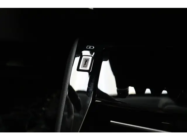 Peugeot 208 1.2T Allure Pack 2021 Benzine 31