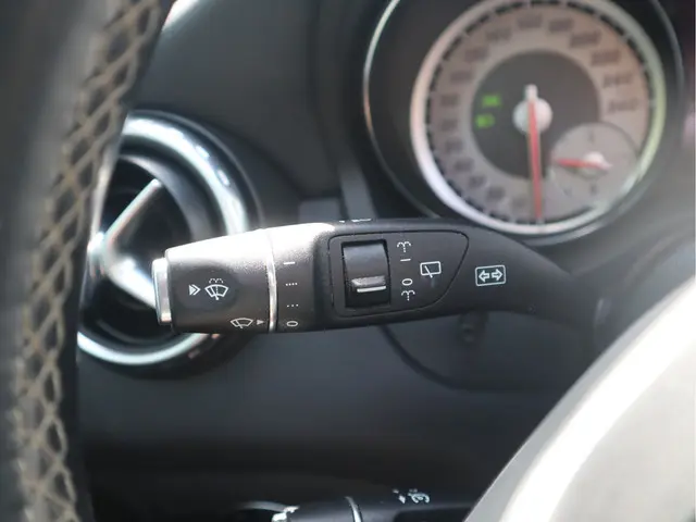 Mercedes-Benz GLA 200 Ambition Comfort 2014 Benzine 34