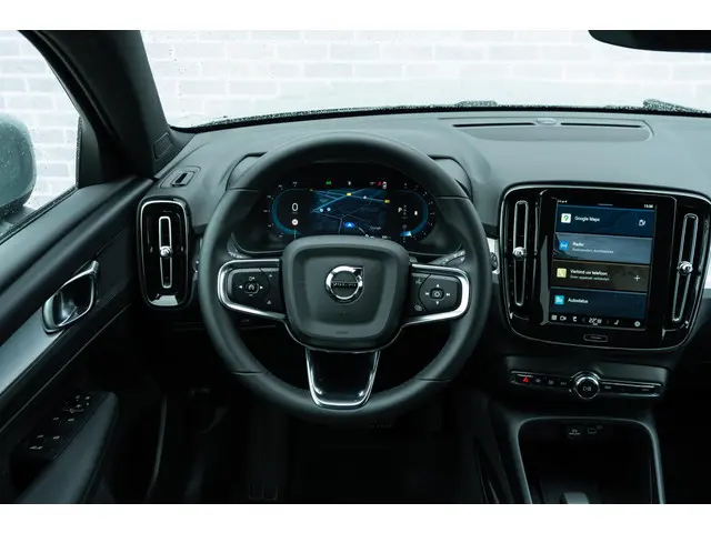 Volvo XC40 B4 197 pk Core 2023 Benzine 3
