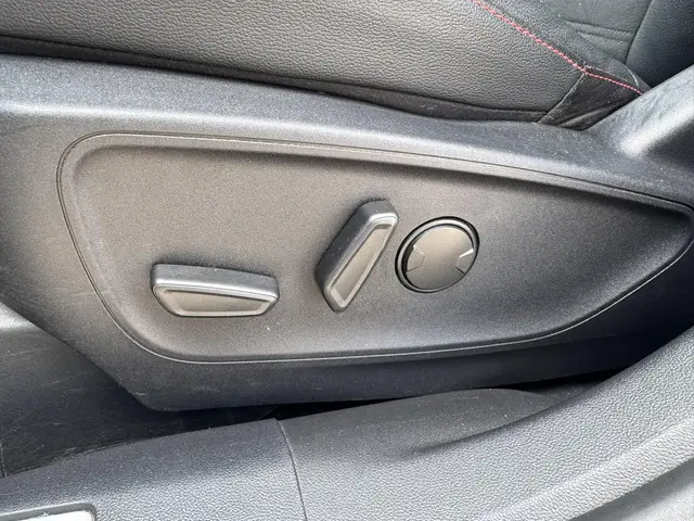 Ford Kuga 2.5 PHEV ST-Line X 2021 Hybride Benzine 22