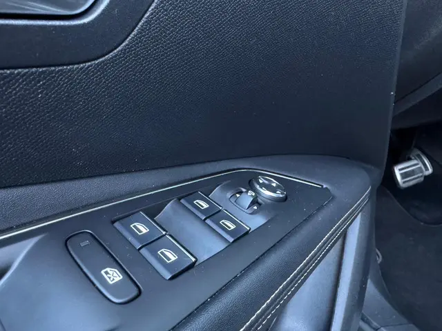 Peugeot 3008 1.2 PureTech GT LINE 2022 Benzine 24