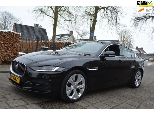 Jaguar XE