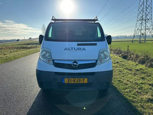 Opel Vivaro 2