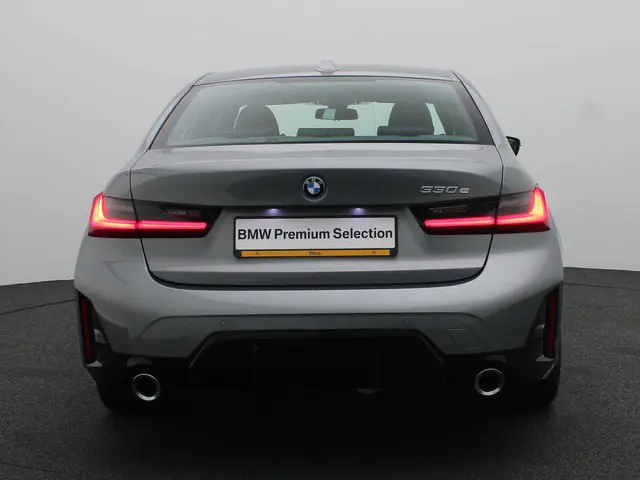 BMW 3 Serie Sedan 330e 2024 Hybride Benzine 5