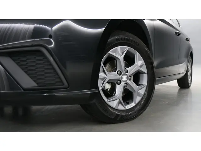 SEAT Ibiza 1.0 MPI 80pk Reference 2024 Benzine 12