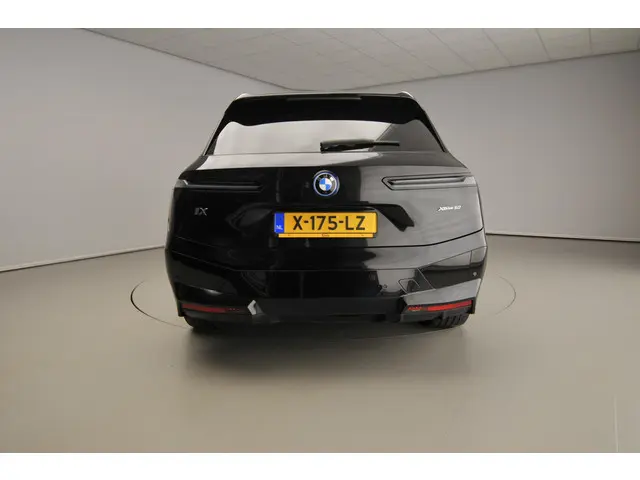 BMW iX xDrive50 2024 Elektrisch 3