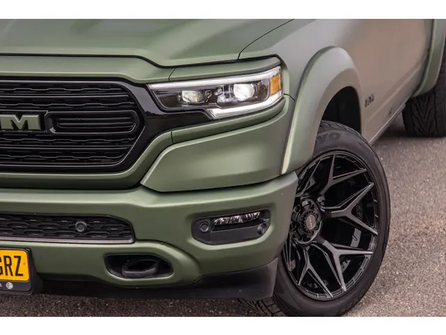 Dodge Ram 1500 5.7 V8 4x4 Crew Cab Limited 2024 Benzine 5