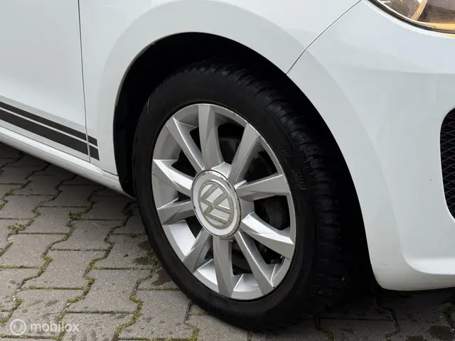 Volkswagen up! 1.0 high up! BlueMotion 2015 Benzine 6