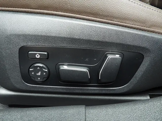 BMW 3 Serie Touring 330e 2024 Hybride Benzine 41