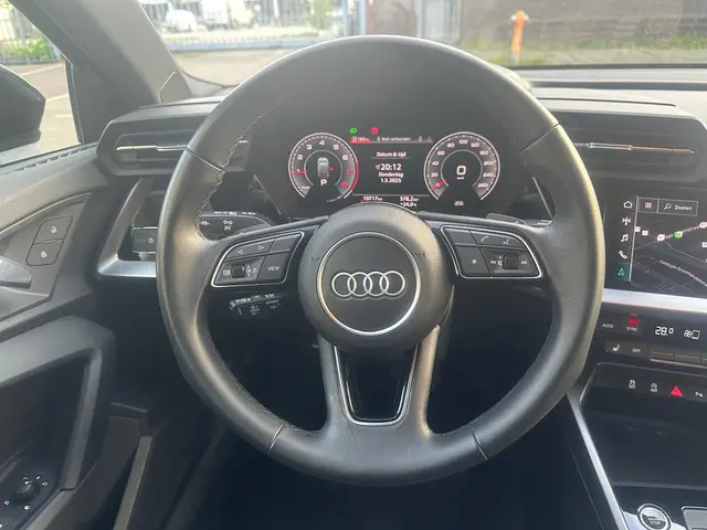 Audi A3 SPORTBACK 30 TFSI S edition 2024 Hybride Benzine 12