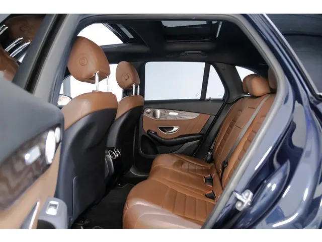 Mercedes-Benz GLC 300e 4MATIC 2021 Hybride Benzine 27
