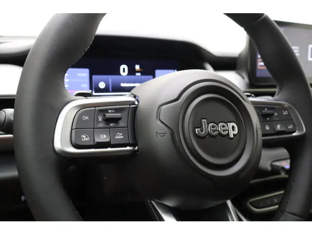 Jeep Avenger 1.2 e-Hybrid Summit 2025 Hybride Benzine 31