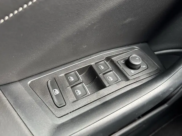 Volkswagen T-Roc 1.5 TSI R-Line 2025 Benzine 22