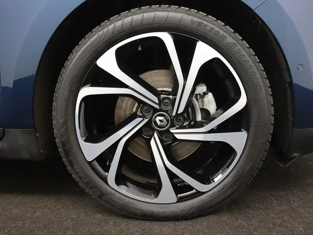 Renault Scénic 1.3 TCe Bose 2018 Benzine 17