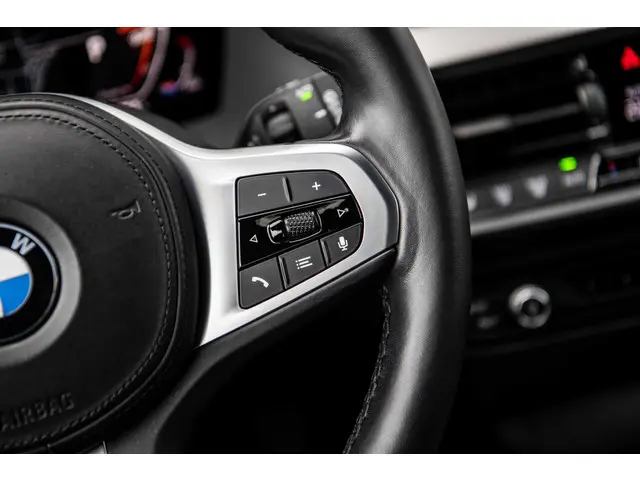 BMW 1 Serie 120i | M Sport | PDC | LED | 19 inch | 2022 Benzine 32