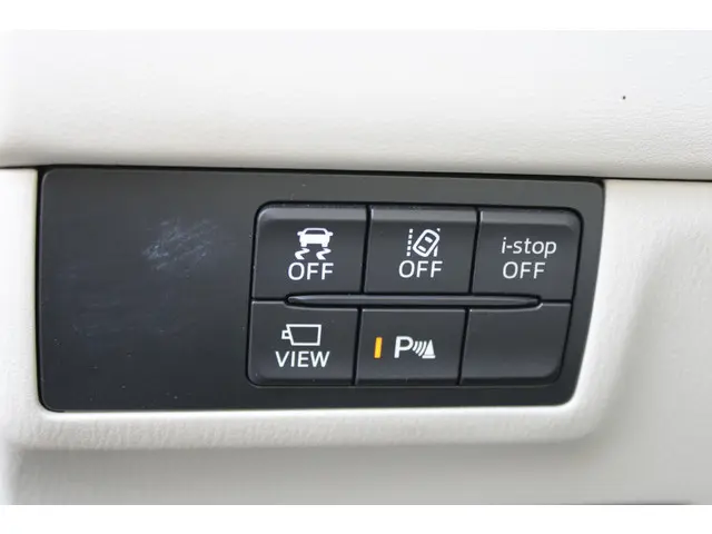 Mazda 6 Sedan 2.5 SkyActiv-G 194 Luxury 2020 Benzine 17